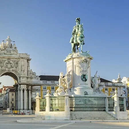 Iconic Bica Tram At Your Door Heart Of * Lissabon
