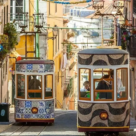 Iconic Bica Tram At Your Door Heart Of Apartment